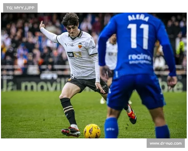 科隆正式租借瓦伦西亚后卫厄兹卡卡尔 强化防线备战新赛季