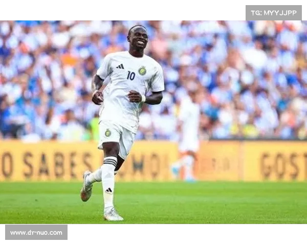 阿诺德盛赞马内为完美前锋称其与C罗有相似之处