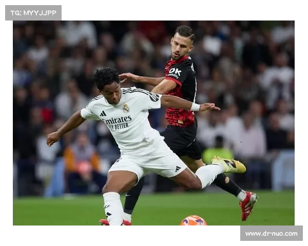 43岁龙哥带领皇马逆袭西甲榜首 3场仅被射17次 创17年奇迹